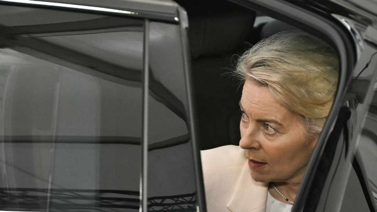 Várhelyi megoldotta okosban – dühöngnek az EU-biztosok, fél Kína rajtuk kacag az e-autóik miatt 