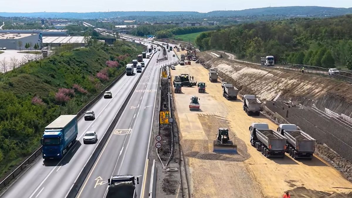 M1-es autópálya: eddig nem látott, látványos felvételeken a gyorsforgalmi bővítése – videó 