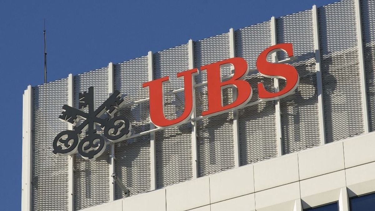 Szupergazdagok: a svájci UBS bank szerint így mentik a vagyonukat, ha 3 milliárd dollár lapul a portfóliójukban 