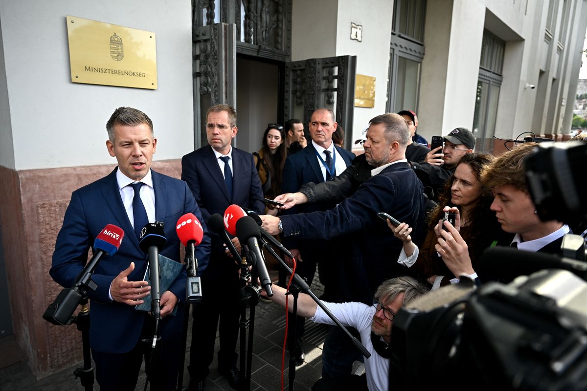 RUFF Bálint; MAGYAR Péter Magyar Péter: rendben lezajlott az átadás-átvétel, Pintér Sándor azonnali vizsgálatot kért maga ellen