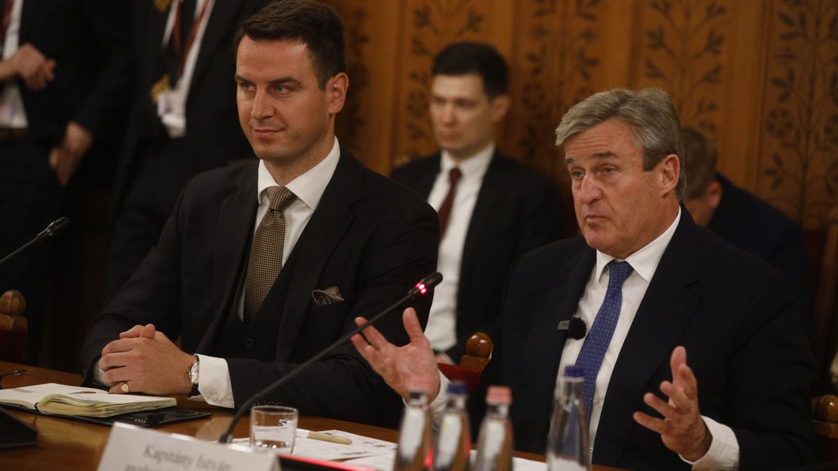 Kapitány István a parlament gazdasági bizottságában: felülvizsgáljuk Paks2 szerződését 