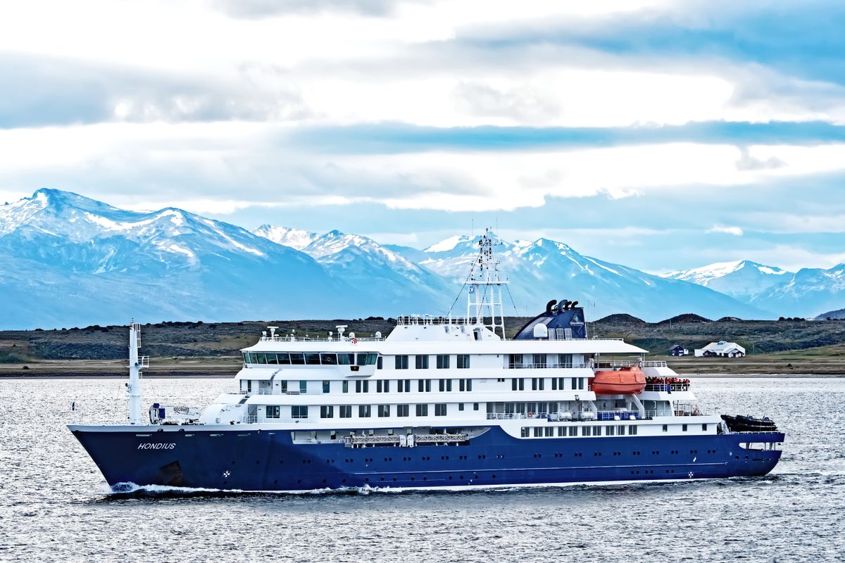  Az MV Hondius fedélzetén nyolcan betegedtek meg, hárman meghaltak a hantavírusban.  Ushuaia,,Argentina,-,January,4,2025:,Mv,Hondius,,A,Purpose-built,