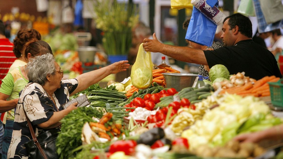 A nyugdíj csak csoda folytán emelkedhet, az árak elszálltak:  magyar szemmel ez rémálom – ez lett a bezzeg-országból 