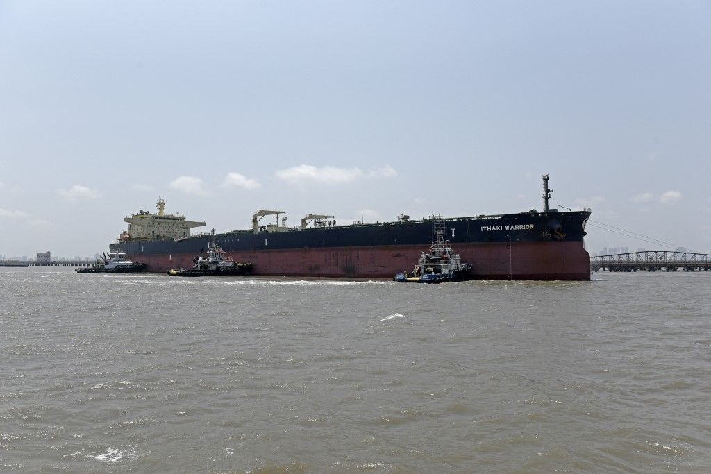Ships And Port Infrastructure In Mumbai