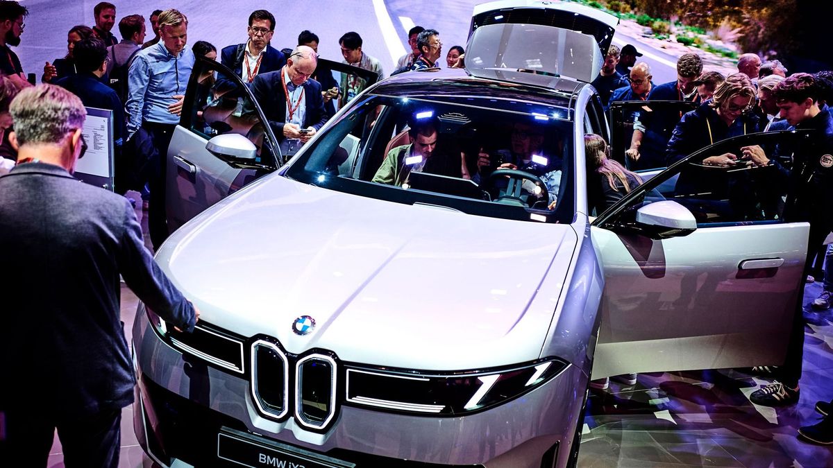 BMW EV