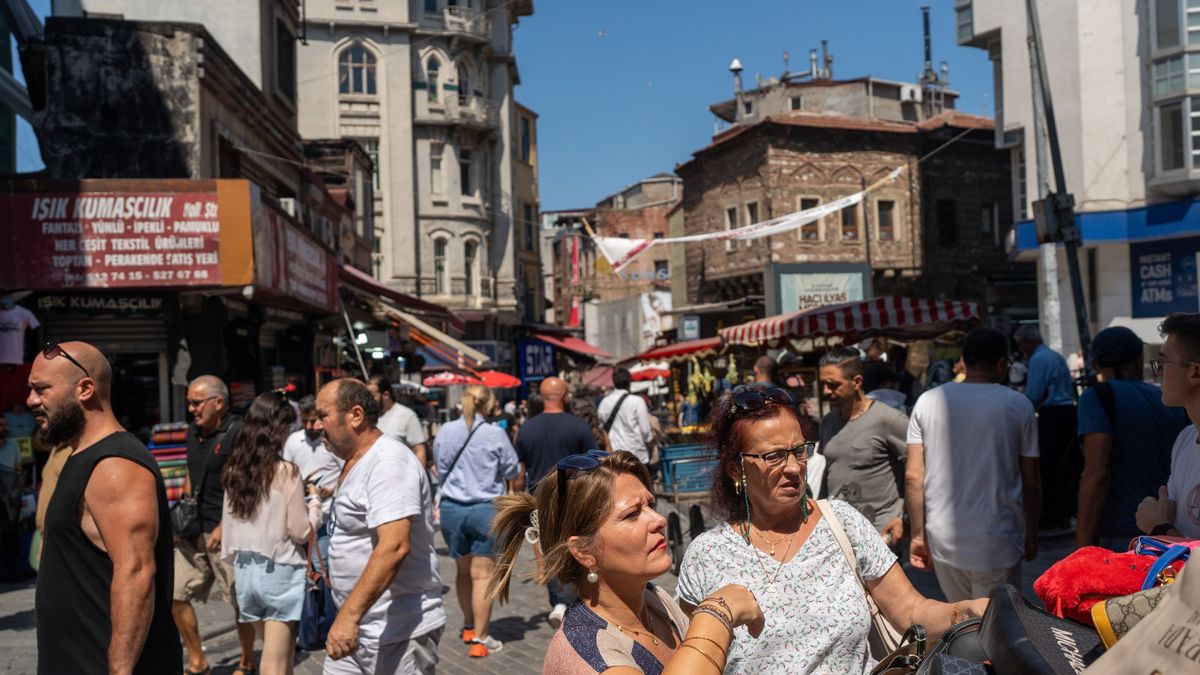 Már jósolni se merik az inflációt, de a magyar turisták járnak a legjobban Európából, ha itt költik a pénzt 