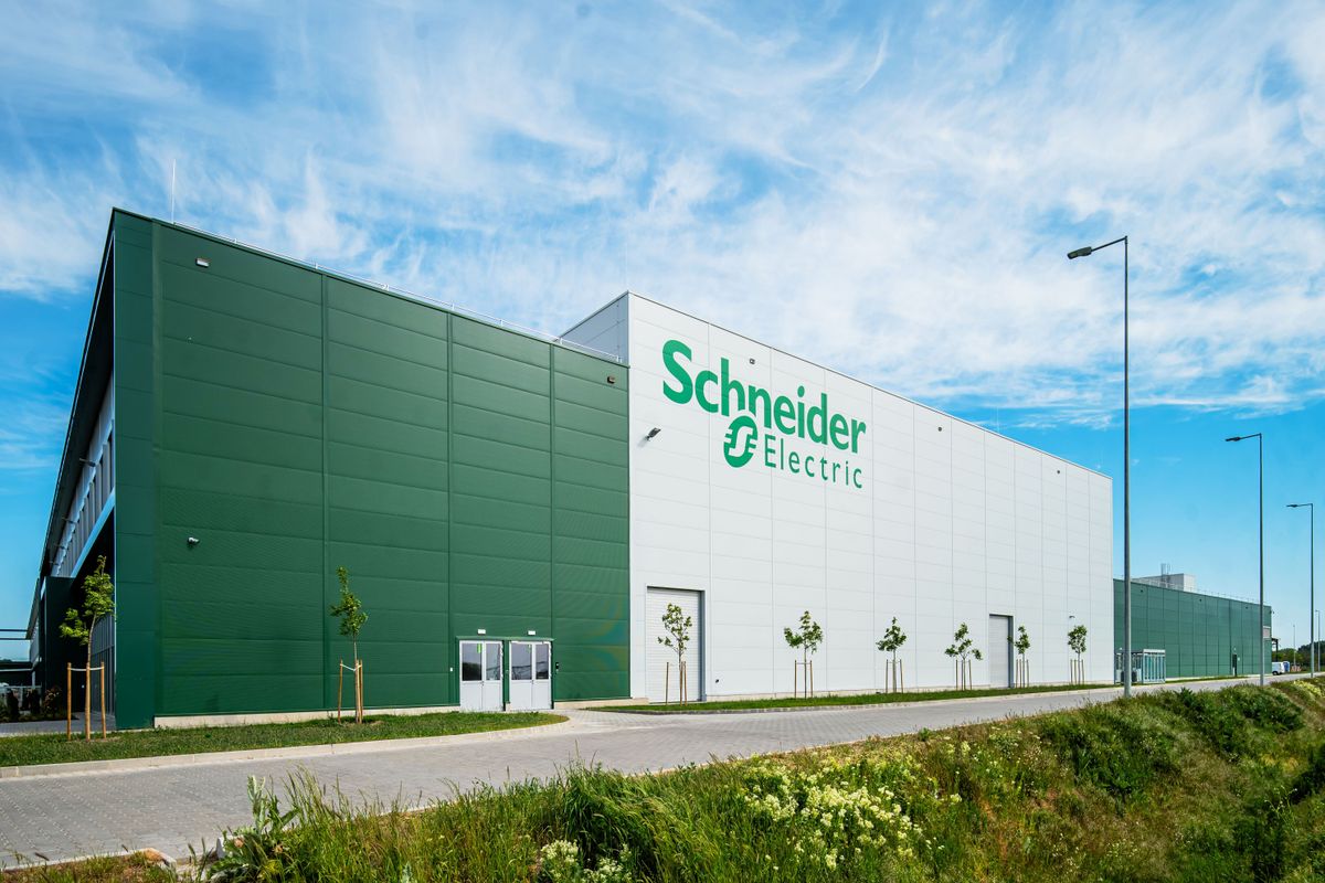 Schneider Electric Hungary - Duna Smart Power Systems gyár