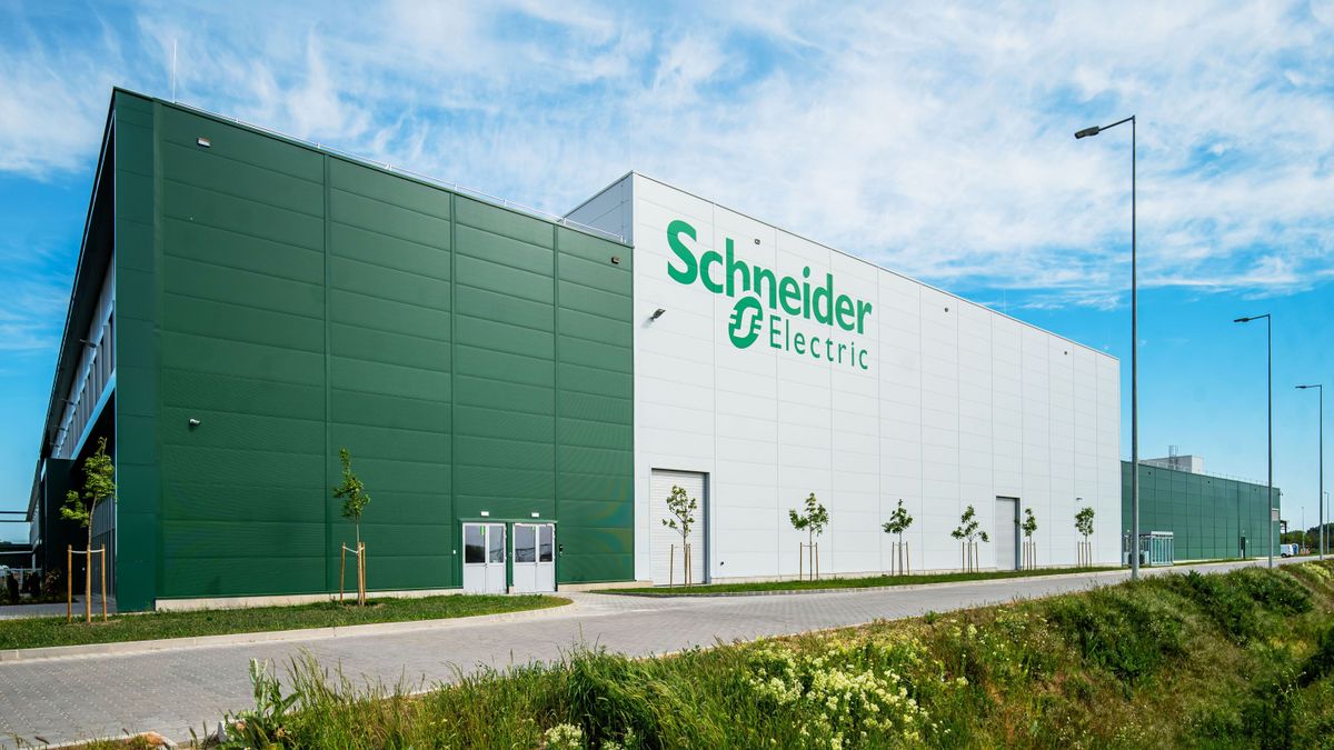 Okosgyár a gyakorlatban: így készül a jövő energiarendszere Dunavecsén 