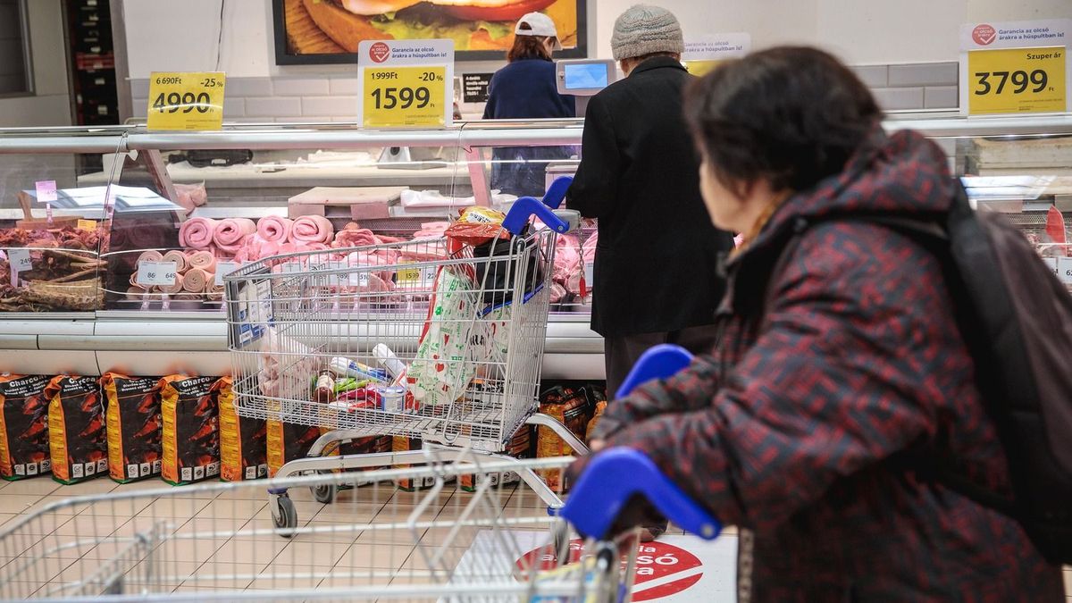Magyarországon soha nem látott boltot nyitott a Tesco – ezt lehet tudni az első hazai Premier üzletről 