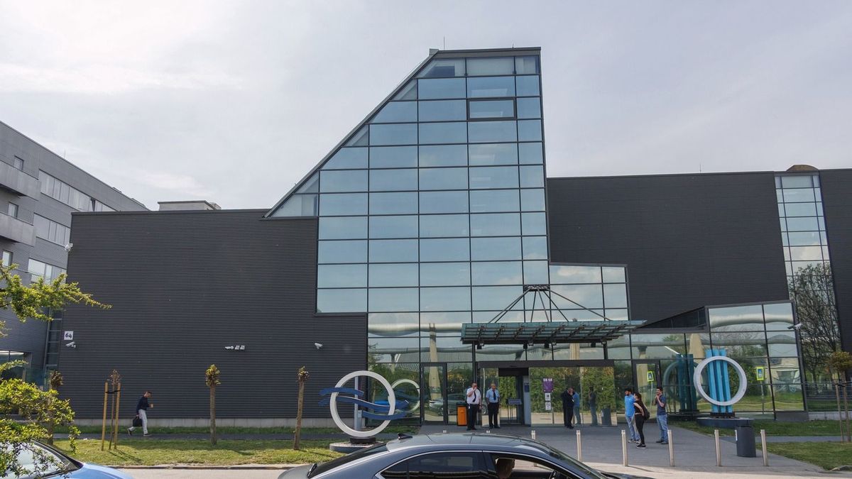 Tarr Zoltán bejelentette, azonnal megszűnt a közmédia vezérigazatóinak megbízatását 