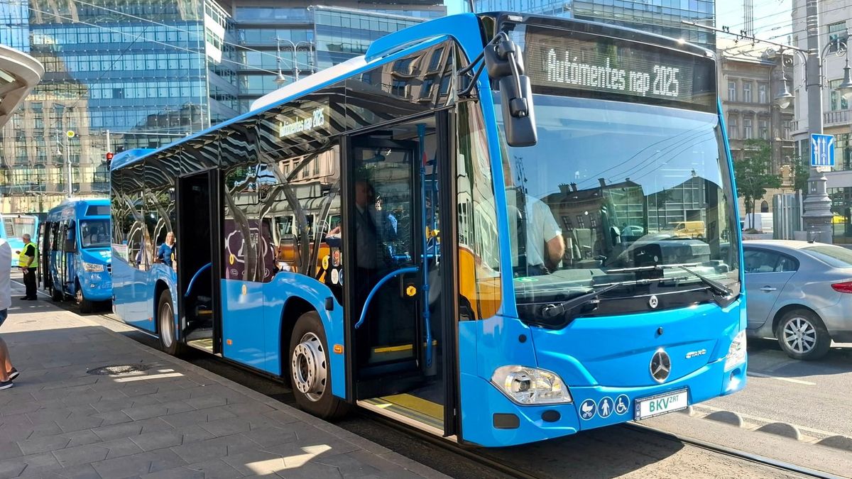 Kitálalt a BKV vezére, ezért nem működik a klíma a buszokon: nyíltan megmondta az utasoknak, hogy jelenleg nincs megoldás – "Trópusi járműveket kell beszerezni" 