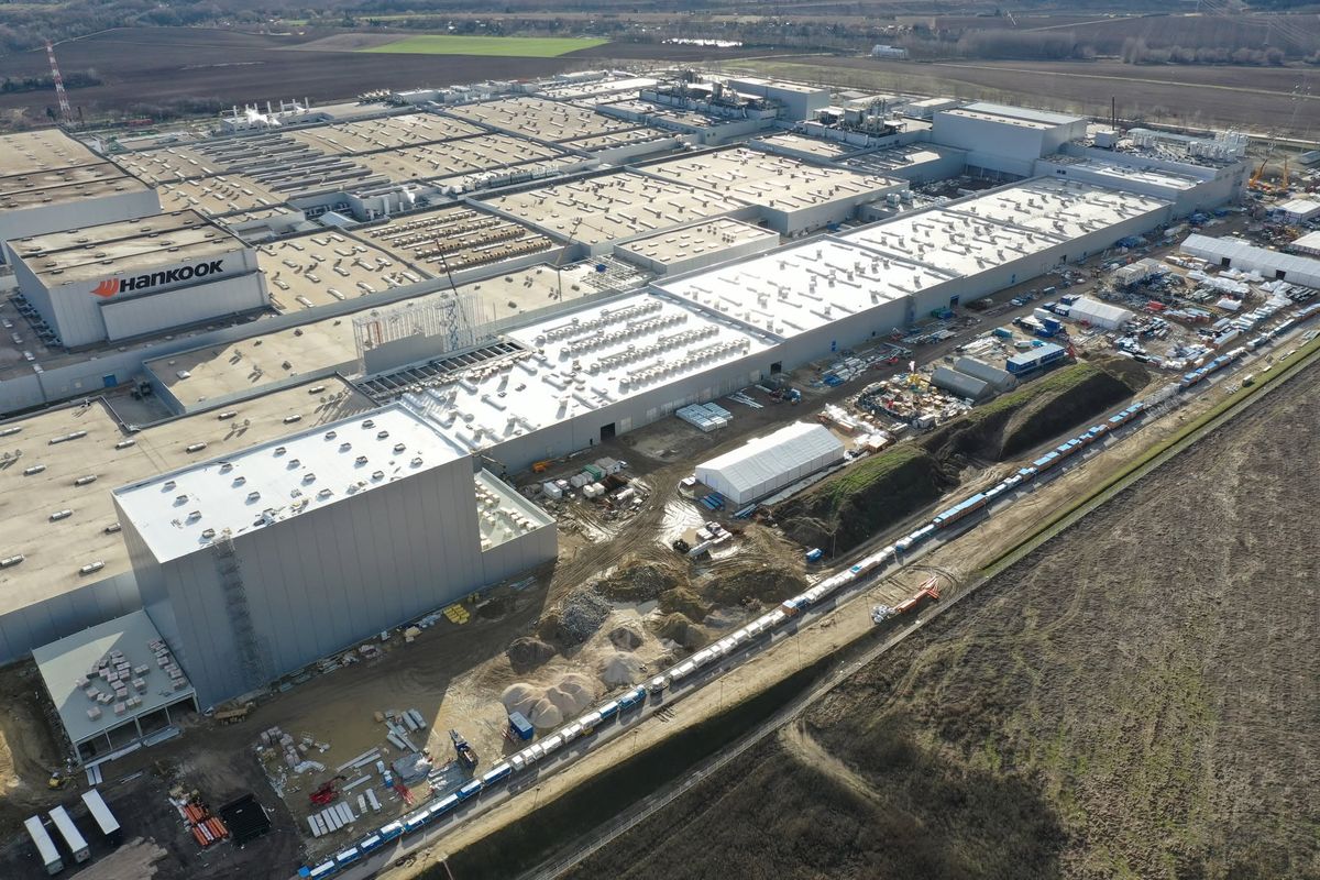 magyar óriásgyár, gyár, Hankook, gumi, abroncs