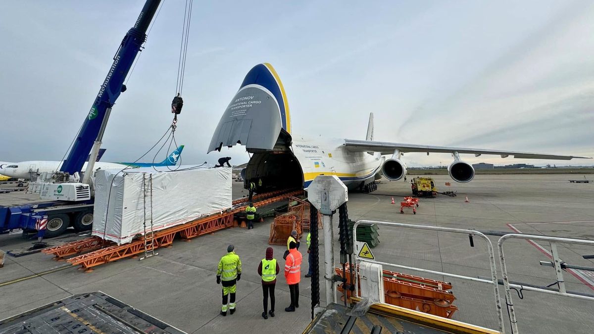 Már nem titok többé: kiderült, mit szállíthatott Budapestről az Antonov – ezért küldték Ferihegyre az ukránok a világ legnagyobb repülőgépét 