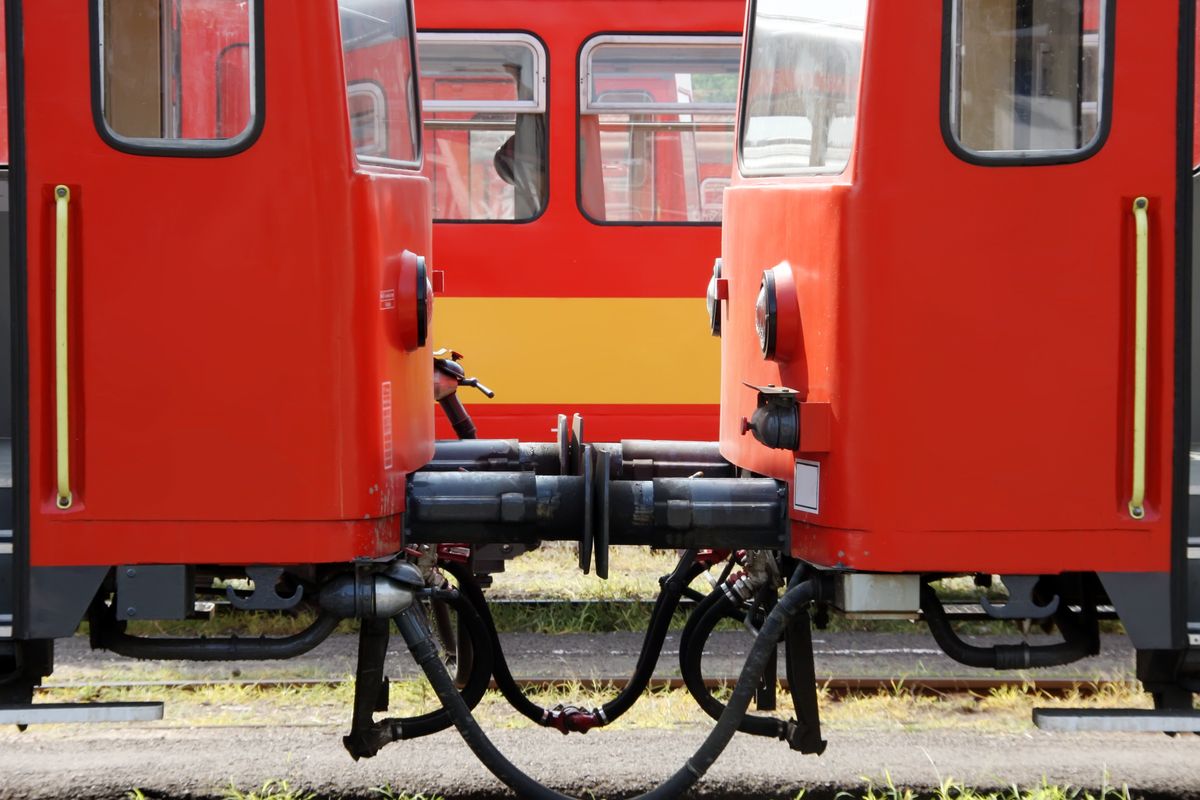 Railway,Carriages,In,The,Railway,Station.,Symmetrical,Image.,Train,Type