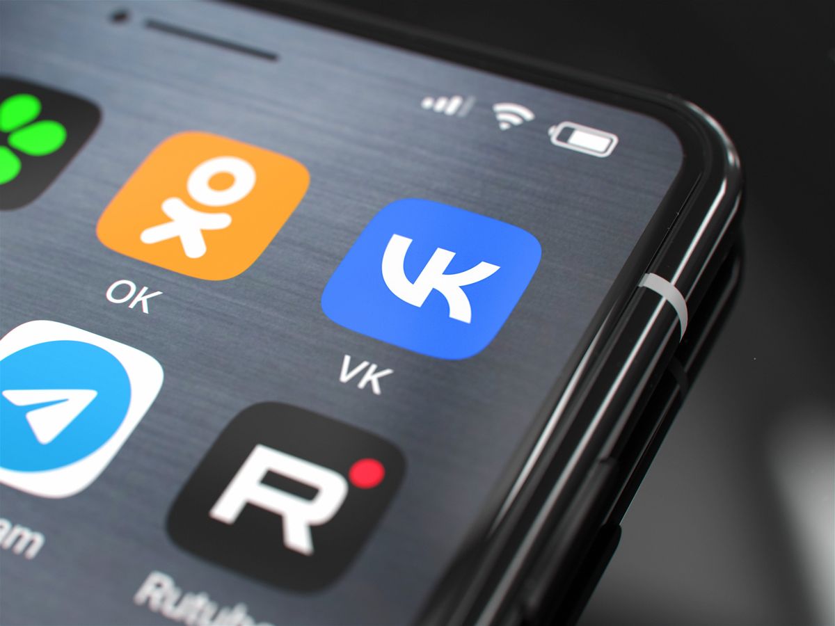 Az Apple újra keresztbe tett Oroszországnak: szó nélkül tüntettek el népszerű orosz alkalmazásokat, a Kreml magyarázatot követel