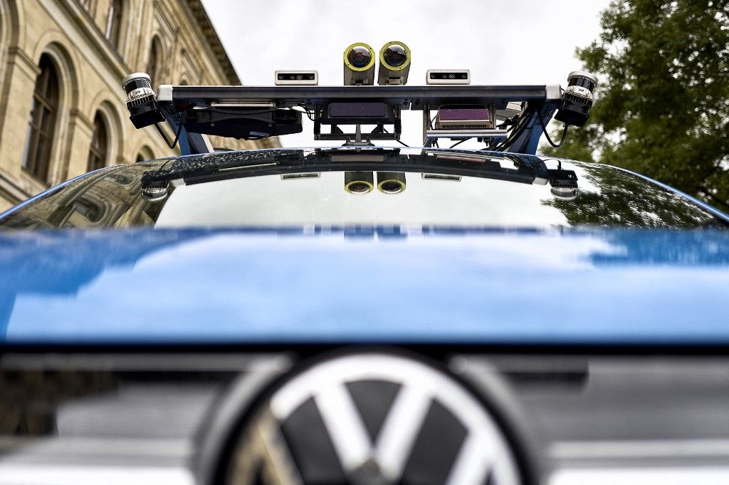 First real drive of an autonomous vehicle under new conditions Volkswagen