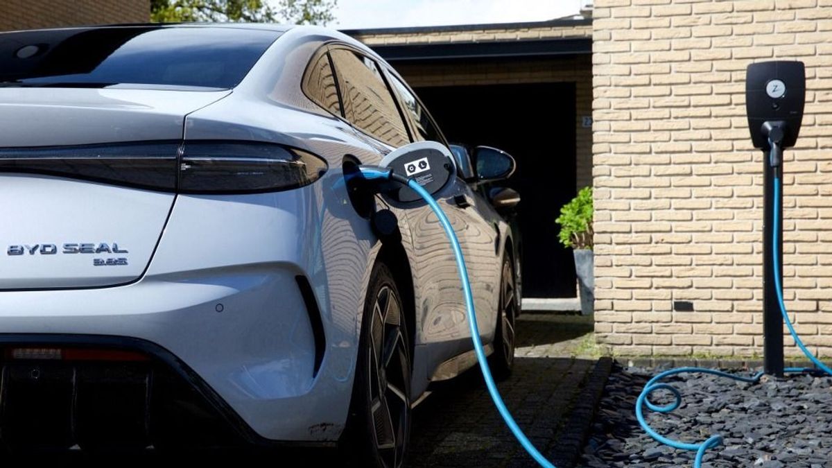 Csillagászati összegből fejleszti villámtöltőhálózatát a BYD – már csak ez a lépés hiányzik Európa meghódításához 