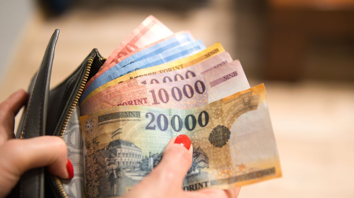 Állja a sarat a forint, sőt még erősödik is a hazai deviza 