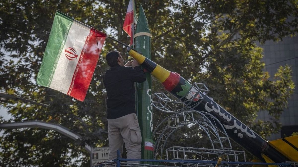 Kiszivárgott a titkos alku: 300 milliárd dollárért cserébe mondhat le Irán az atomfegyverről 
