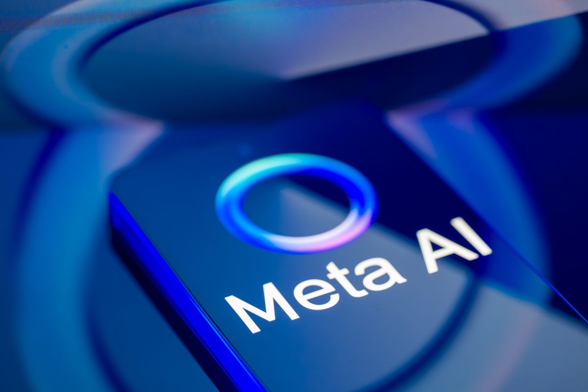 Nem bírja már a tempót a Google: korlátozni kellett a Meta mesterséges intelligenciáját, akkora lett a roham a számítási kapacitásért