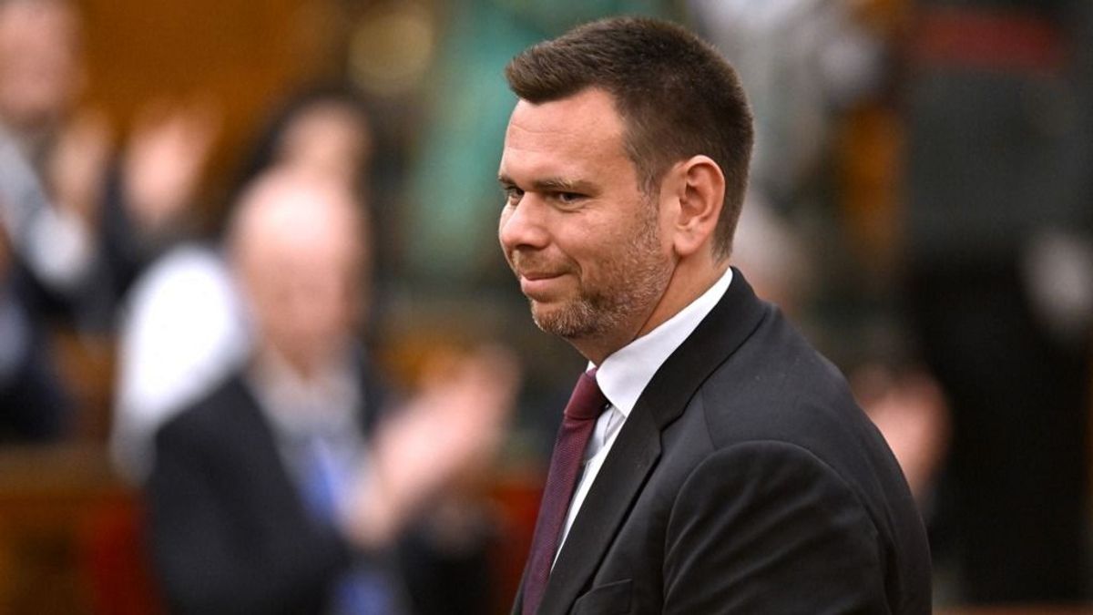 Kirobbant a balhé: nekiestek Vitézy Dávidnak az osztrák vasúti kocsik miatt, a miniszternél elszakadt a cérna – „Zsolt, nem szégyelled ezt a legalja hazudozást?” 