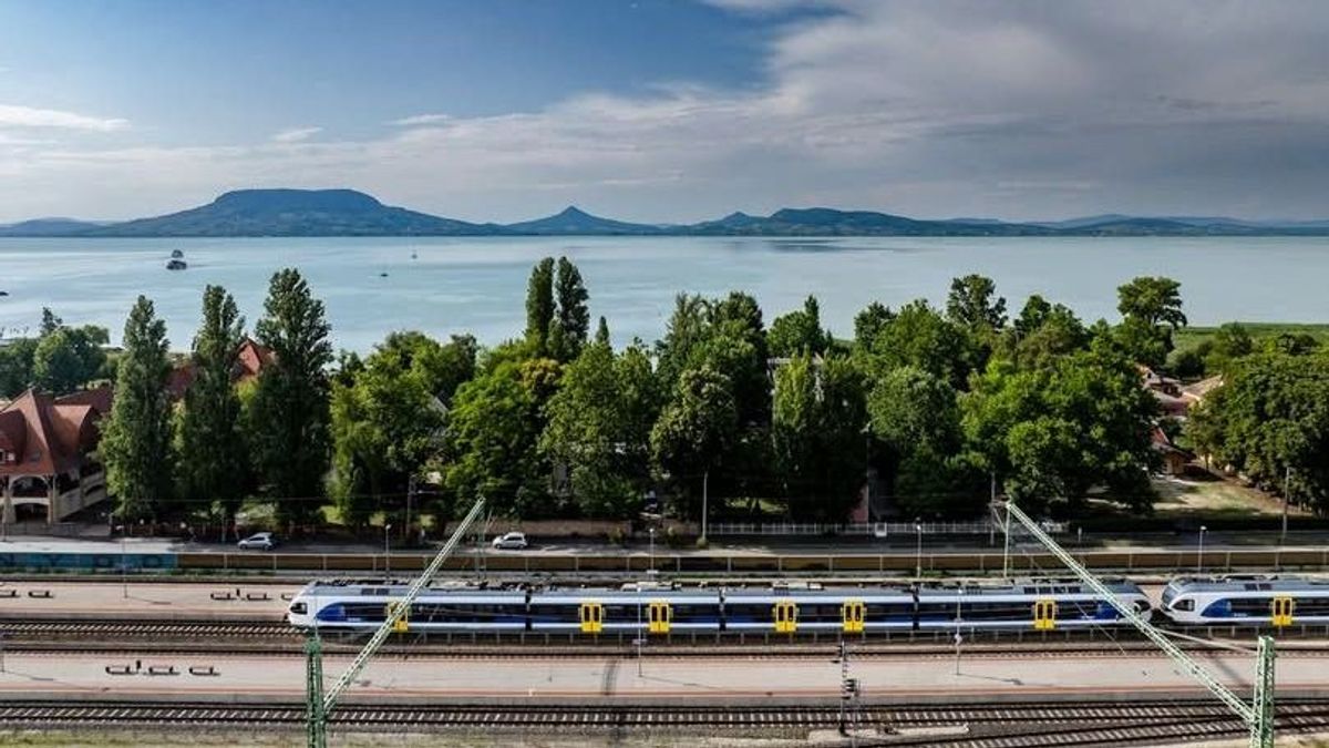 MÁV: elindult a nyári főszezoni menetrend, részleteket árult el Hegyi Zsolt a Balatonnál várható változásokról 