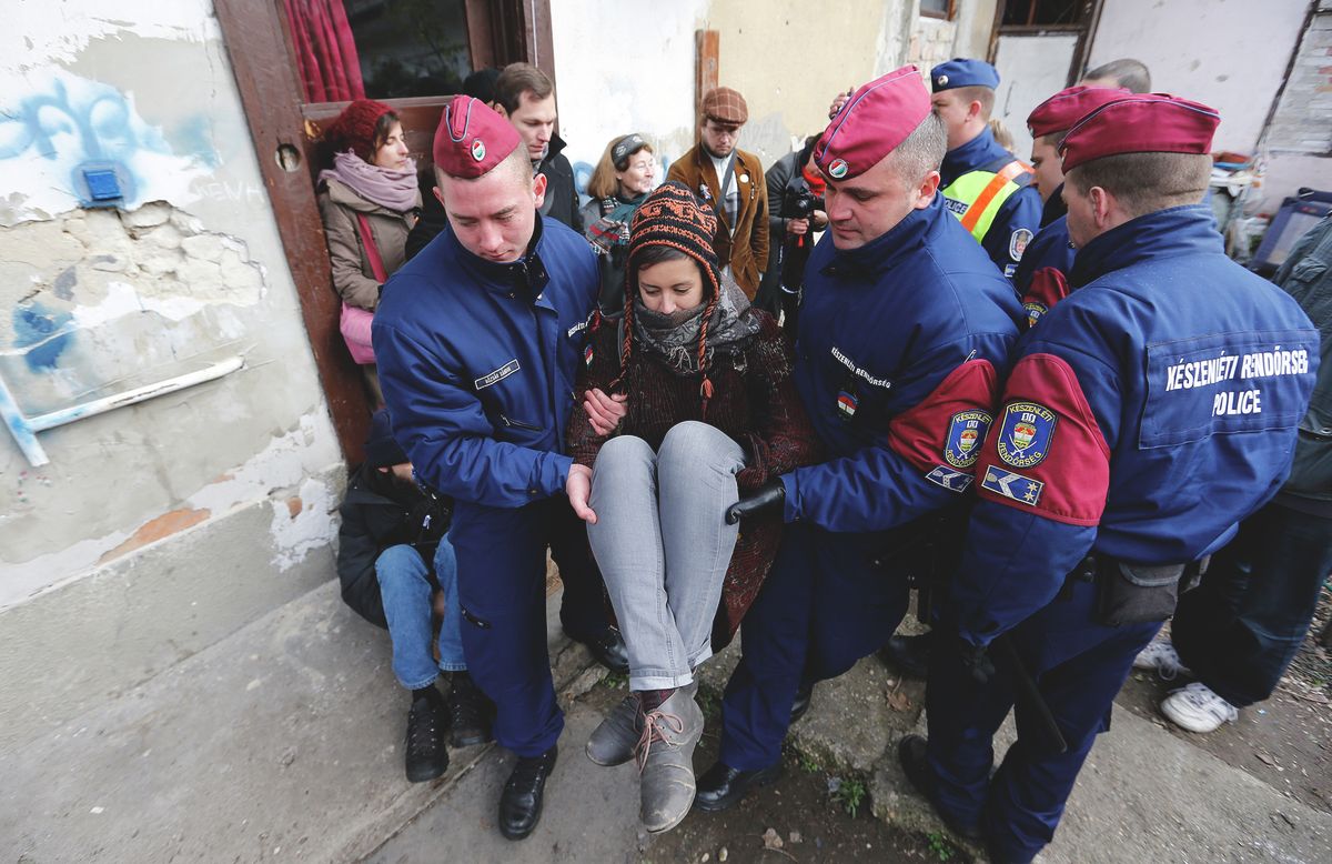 20141124_0022_VV Több lakost is kilakoltattak, miután végrehajtásra került a devizahitele