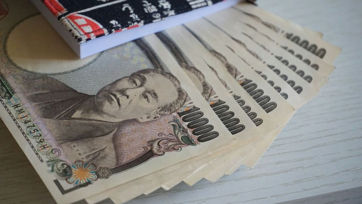 A japán jegybanknak nincs oka örülni a jen miatt, a fizetőeszközön nagy az inflációs nyomás (illusztráció)