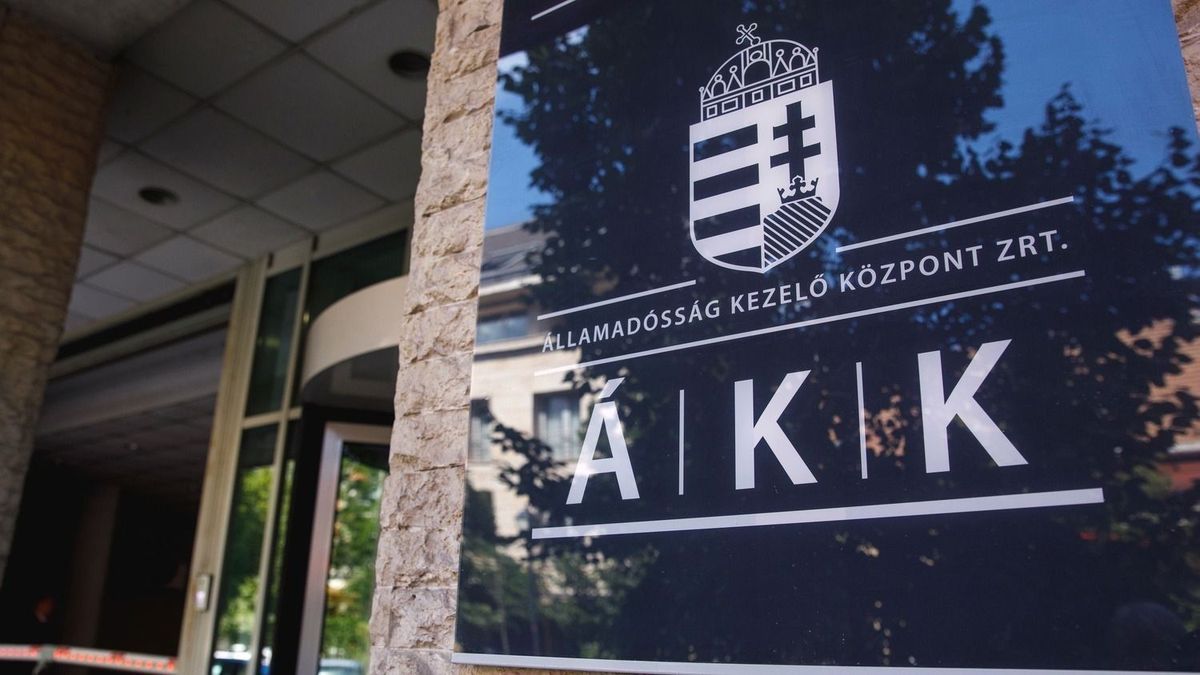 Állampapír: zuhan a forint, zsugorodnak a hozamok 