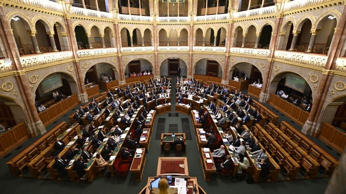 Alaptörvény-módosítás: nyolc év után nem lehet valaki újra miniszterelnök 