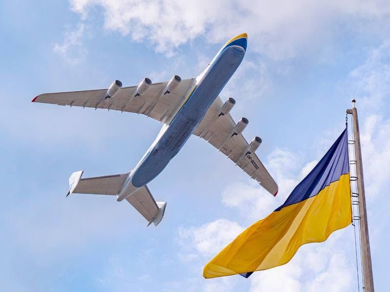 Bombahír, itt a pontos időpont: visszatér Magyarországra a világ legnagyobb repülőgépe, katonai szállítmányt hoznak az ukránok Ferihegyre