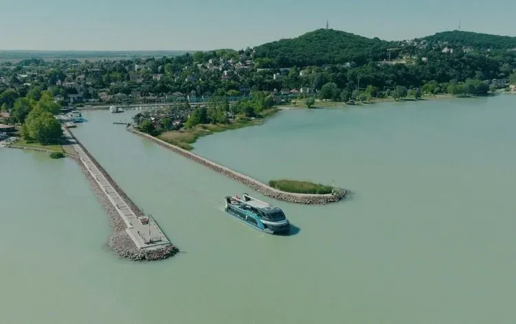 A fonyódi kikötő a Balaton egyik legforgalmasabb személyhajó-kikötője Fotó: magyarepitok.hu
