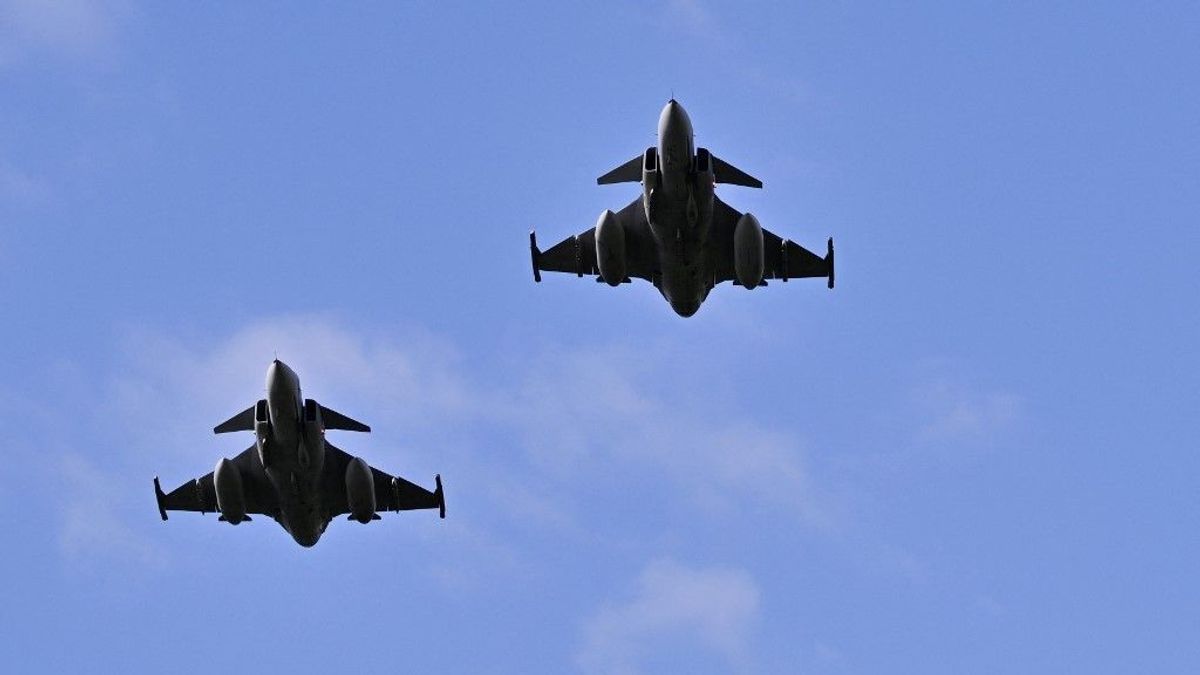Riadót rendeltek el Magyarországon csütörtök este: a NATO felküldte a Gripeneket – Magyar Péter sürgős tájékoztatást adott a Facebookon 