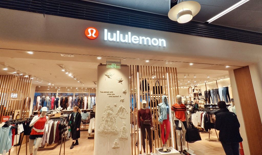 Lululemon Store