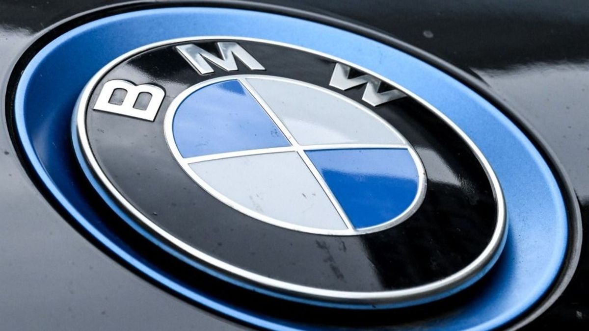 Hiába a debreceni siker, drasztikus profitwarningot adott ki a BMW; a VW-nél meg a túl magasnak ítélt osztalék miatt áll a bál 