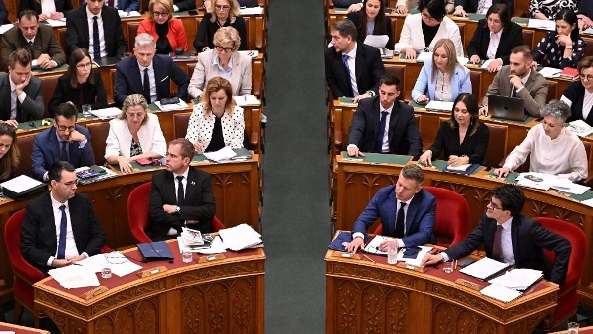 Befutott a varsói gyors: megszavazta a Tisza a vizsgálóbizottságok átalakítását – lengyel mintára vegzálhatják az ellenzéki politikusokat 