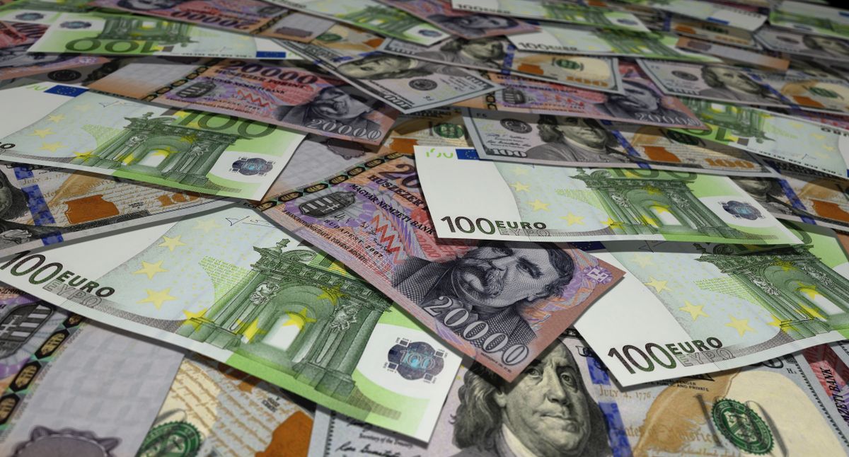 Dollar,Euro,Forint,Banknote,Surface.,Flying,Over,Usd,Eur,And forint euró