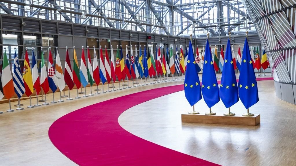 Tisza-kormány, EU