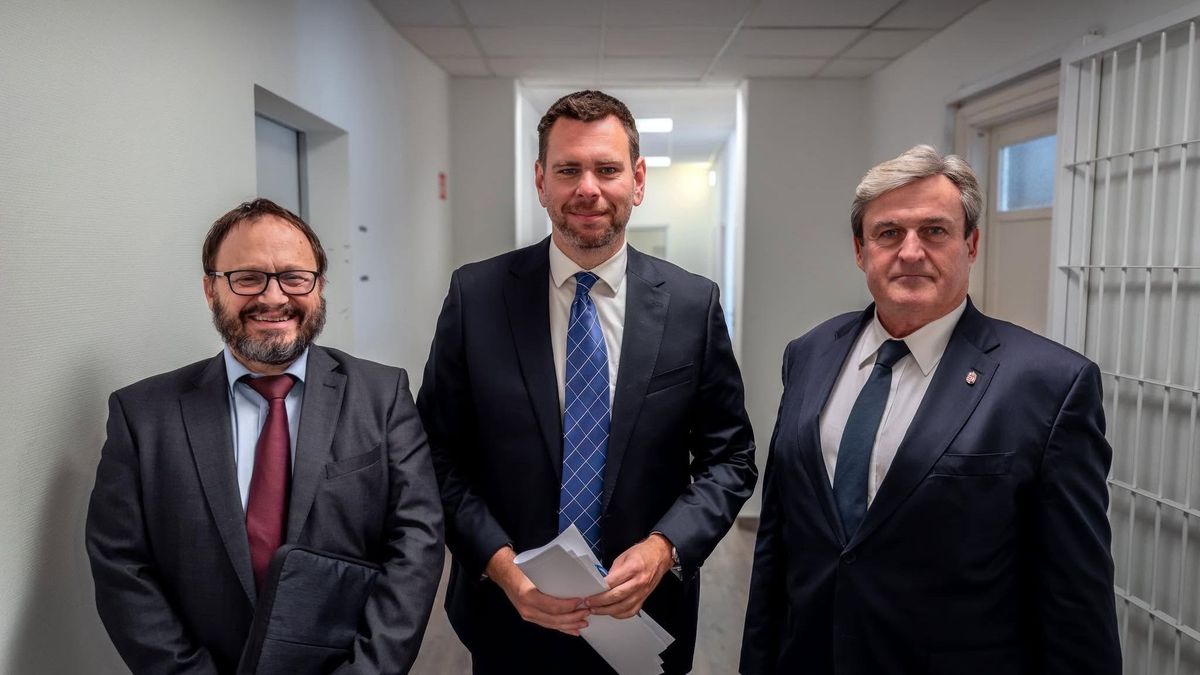Orbán Viktor kíméletlenül helyretette Kapitány Istvánt és Kármán Andrást: "Egy kereskedő. Én tettem ki a szűrét, második embernek is alkalmatlan volt" 