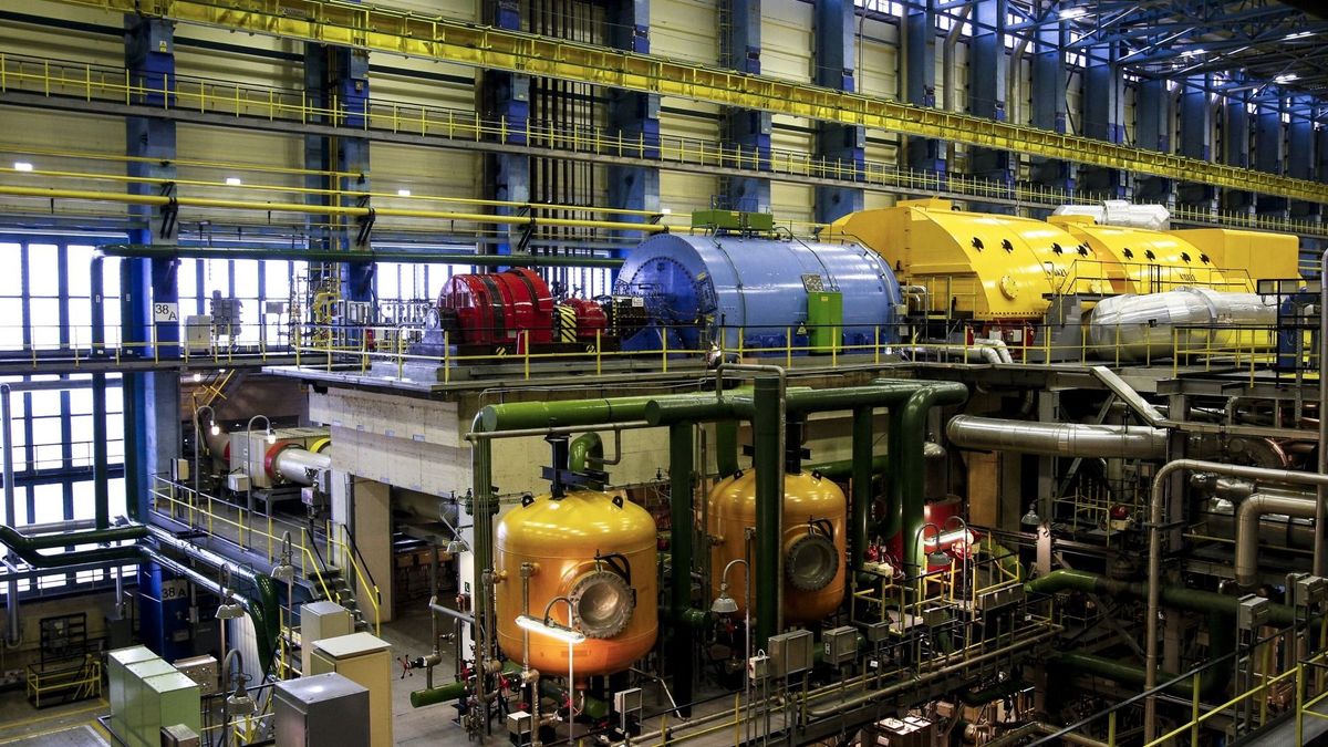 Elkelne néhány hűtőcella a Paksi Atomerőmű mellett –  a Duna meleg, mi a megoldás? 