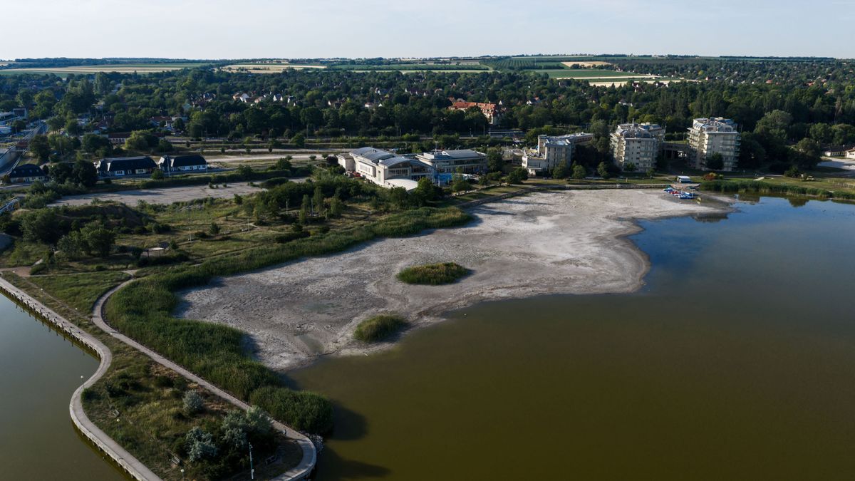 Rekordalacsony a Velencei-tó vízszintje: így alkalmazkodik a turizmus és az ingatlanpiac 