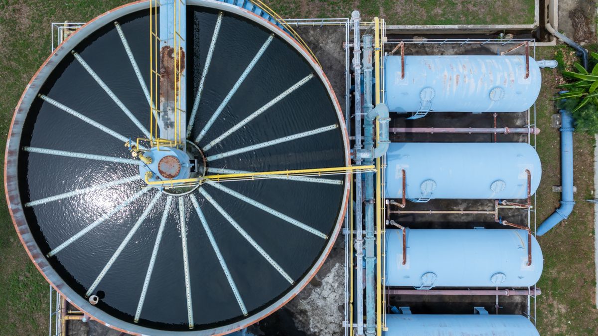 innováció,Aerial,View,Circular,Clarifier,Tank,At,Wastewater,Treatment,Plant,,Industrial