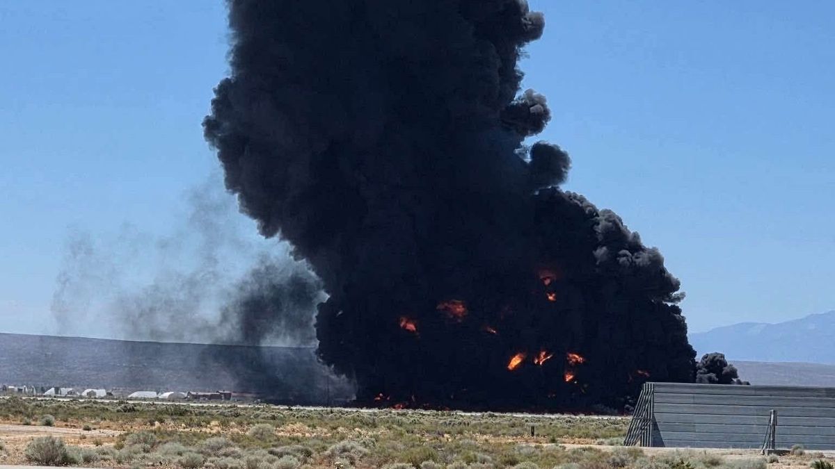 Rendkívüli légikatasztrófa történt az éjjel: lezuhant az amerikaiak legendás nukleáris bombázója, ezt senki nem élhette túl – videón, mi maradt a B-52-esből 