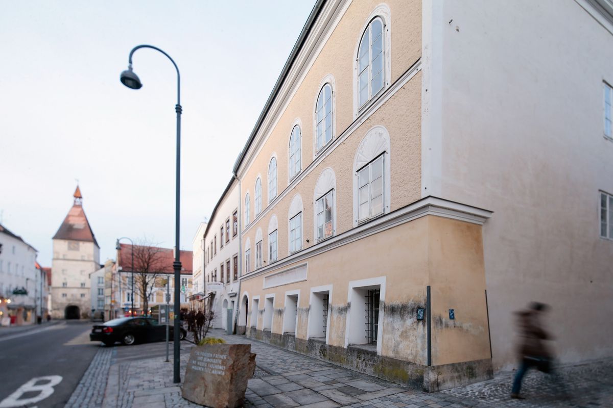 Hitler szülőháza Austria Considers Forced Sale Of Hitler House