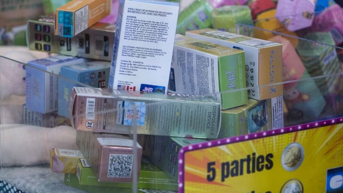Illegális vape-válság: Európa a kínai színes-szagos e-cigarettákban fürdik 