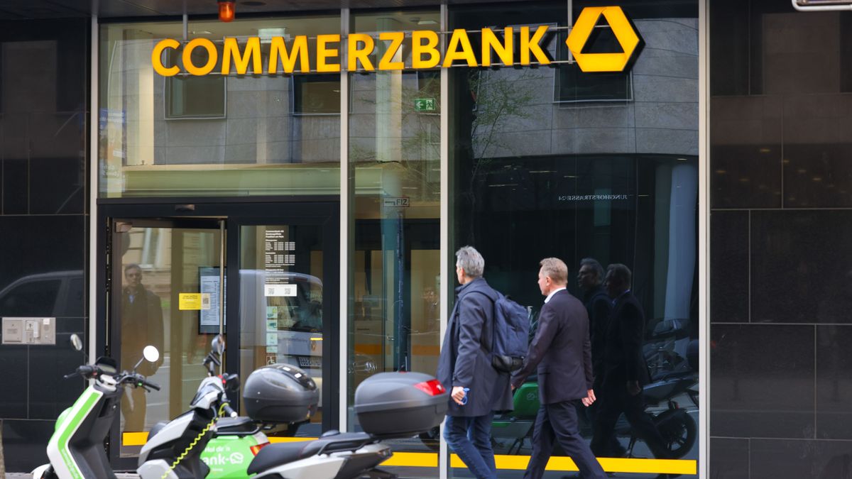 Saját részvényesei döfték hátba a Commerzbankot, gyakorlatilag megszerezte az irányítást az UniCredit 