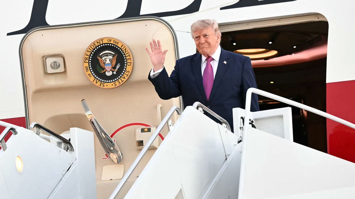 Nem verték nagy dobra, Trump átszáguldott Magyarországon: az amerikai elnök Kőszegnél lépett be, Szegednél távozott – a NATO-csúcsra viszi az új Air Force One 