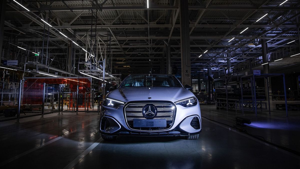 Máris látszik az első probléma az új kecskeméti Mercedes-gyárnál: megszólalt a magyarorszégi vezér és erre jó, ha figyel a Tisza-kormány – ezért pótolhatatlanok a vendégmunkások 