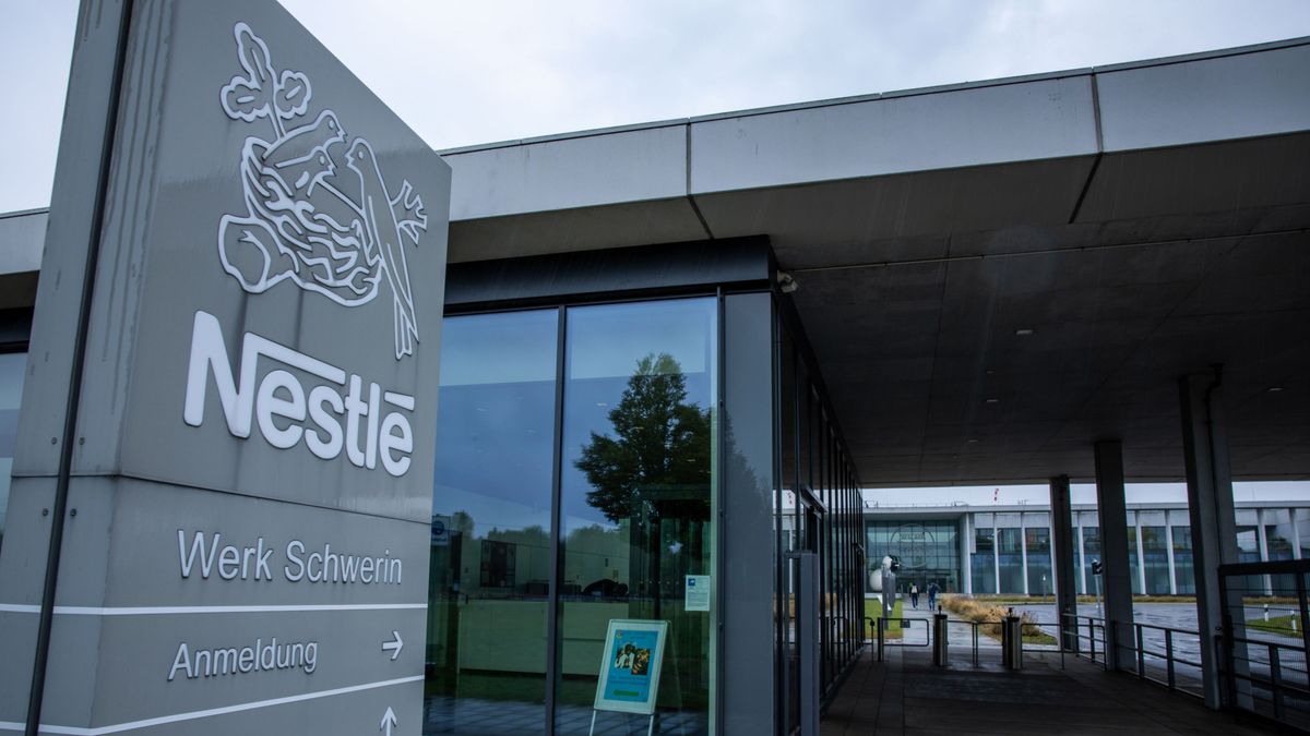 Új pályára állítja ásványvíz-üzletágát a Nestlé: külön cégbe kerül a Perrier és a S.Pellegrino 