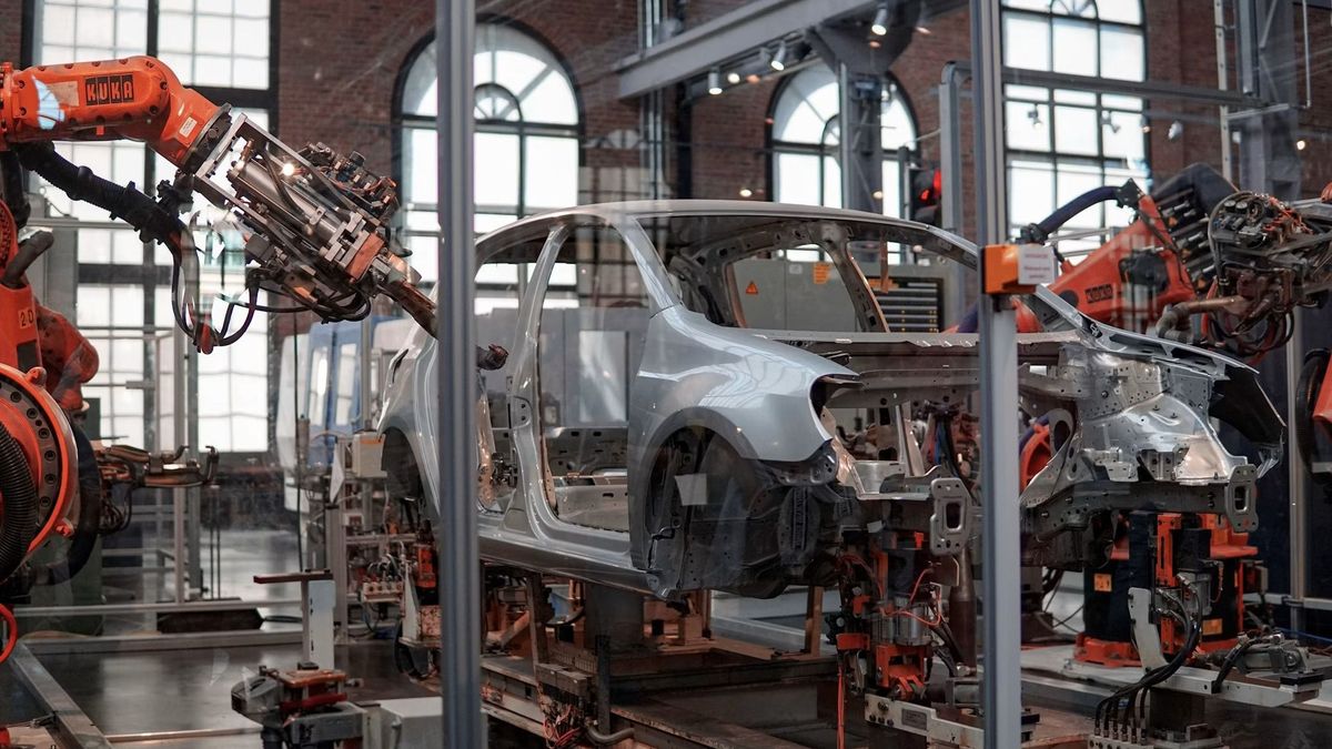 Gigantikus új autógyár épülhet Magyarországon, ez lehet az első a Tisza-kormány alatt: megvan a pontos helyszín – nagyon közel a bejelentés
